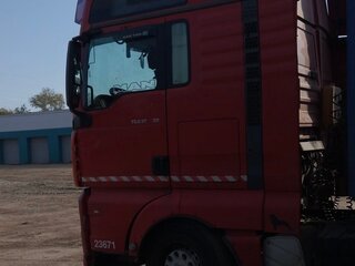 2006 MAN TGA, красный, 2500000 рублей, вид 4