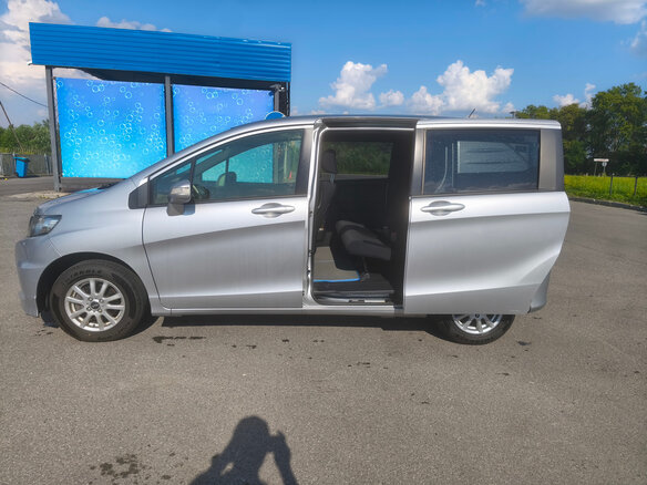 2014 Honda Freed Spike I Рестайлинг 2, серебристый, 1150000 рублей - вид 7