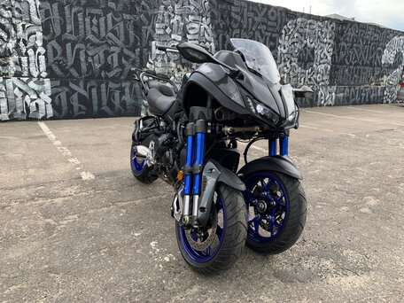 2018 Yamaha Niken, серебристый, 1199000 рублей, вид 3