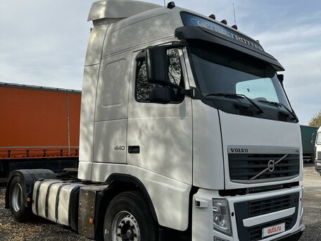 2013 Volvo FH, белый, 4800000 рублей, вид 2