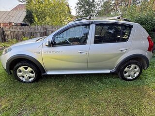 2014 Renault Sandero Stepway I, серый, 490000 рублей, вид 4