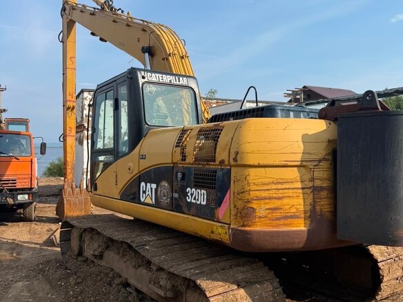2007 Caterpillar 320D, 6750000 рублей - вид 2