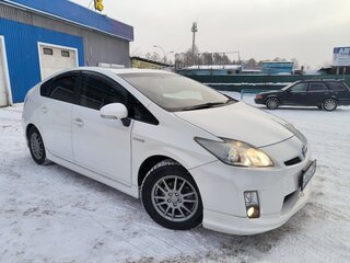 2010 Toyota Prius III (XW30), белый, 1280000 рублей, вид 5