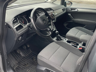 2019 Volkswagen Touran II, серый, 1800000 рублей, вид 4