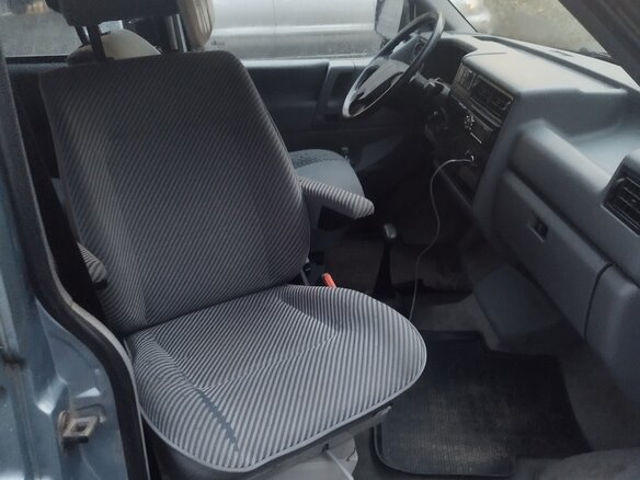 1991 Volkswagen Caravelle T4, серый, 725000 рублей - вид 6