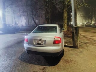 2002 Audi A4 II (B6), серебристый, 680000 рублей, вид 3