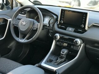 2020 Toyota RAV4 V (XA50), серый, 4700000 рублей, вид 5