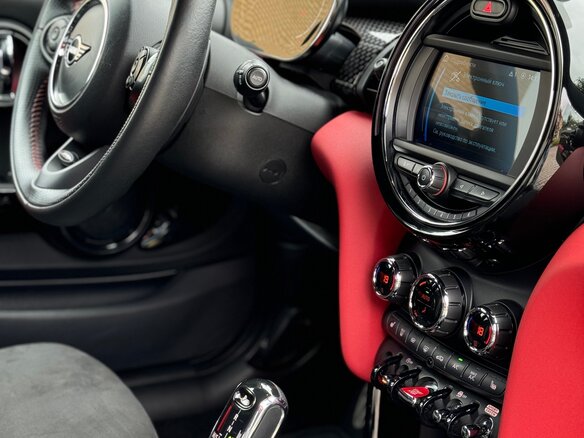 2020 Mini Hatch JCW III (F55/F56) Рестайлинг, зелёный, 3000000 рублей - вид 13