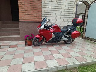 2010 Honda VFR 1200, пурпурный, 750000 рублей, вид 4
