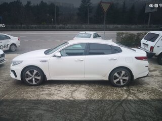 2020 Kia Optima IV Рестайлинг, белый, 2400000 рублей, вид 3