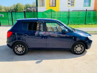2010 Skoda Fabia II Рестайлинг, синий, 400000 рублей, вид 5