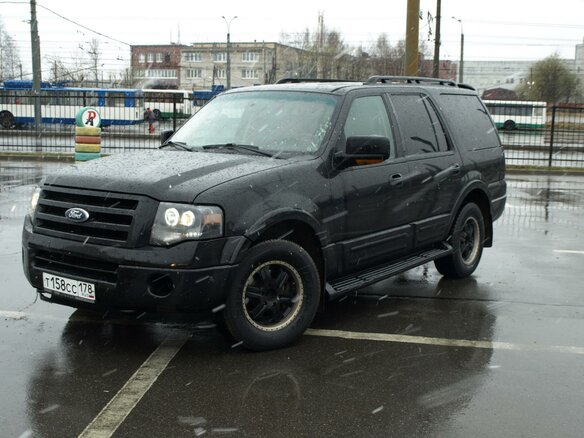 2004 Ford Expedition II, чёрный - вид 2