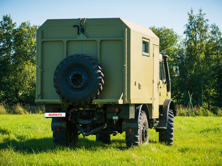 2002 Mercedes-Benz Unimog, бежевый, 14400000 рублей, вид 4