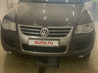 2008 Volkswagen Touareg I Рестайлинг, серый, 1600000 рублей, вид 1