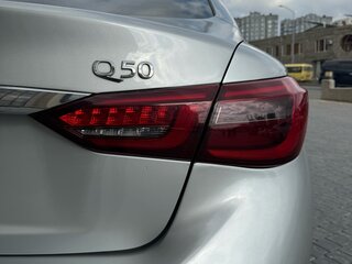 2018 Infiniti Q50 I Рестайлинг, серебристый, 1300000 рублей, вид 3