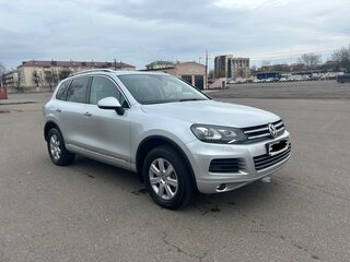 2012 Volkswagen Touareg II, серебристый, 2050000 рублей, вид 1