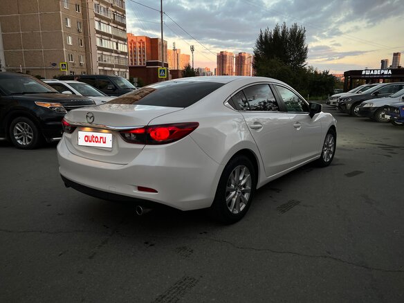 2018 Mazda 6 III (GJ) Рестайлинг, белый, 1660000 рублей - вид 2