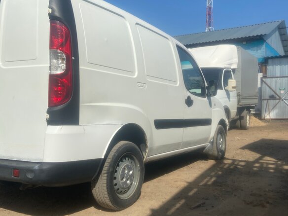 2012 Fiat Doblo I Рестайлинг, белый, 400000 рублей - вид 3