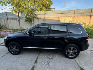 2007 Volkswagen Touareg I Рестайлинг, чёрный, 750000 рублей, вид 5