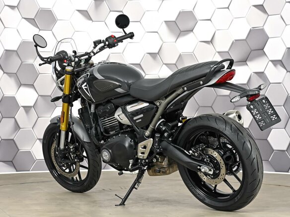 2024 Triumph Speed 400, чёрный, 577000 рублей - вид 7