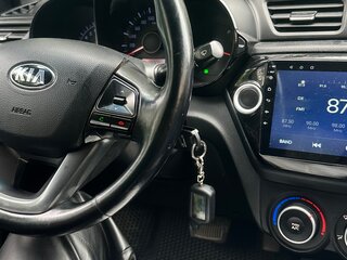 2015 Kia Rio 6-speed III, чёрный, 1250000 рублей, вид 2