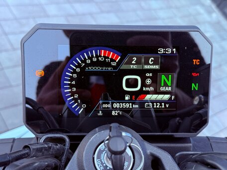 2023 Suzuki GSX-8S, белый, 930000 рублей, вид 2