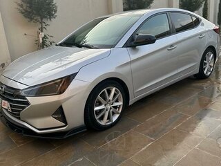 2019 Hyundai Elantra VI (AD) Рестайлинг, серебристый, 1950000 рублей, вид 3