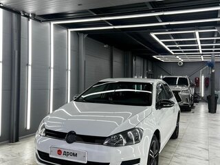 2013 Volkswagen Golf VII, белый, 900000 рублей, вид 2