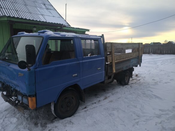 1990 Mazda Titan, синий, 450000 рублей - вид 1