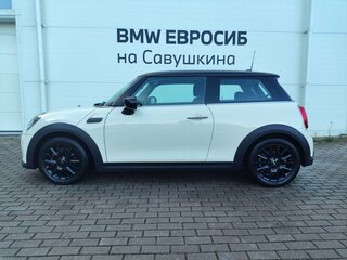 2021 Mini Hatch Cooper III (F55/F56) Рестайлинг 2, белый, 2765000 рублей, вид 5