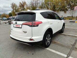 2018 Toyota RAV4 IV (XA40) Рестайлинг, белый, 2675000 рублей, вид 3