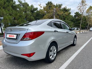 2015 Hyundai Solaris I Рестайлинг, серебристый, 750000 рублей, вид 5