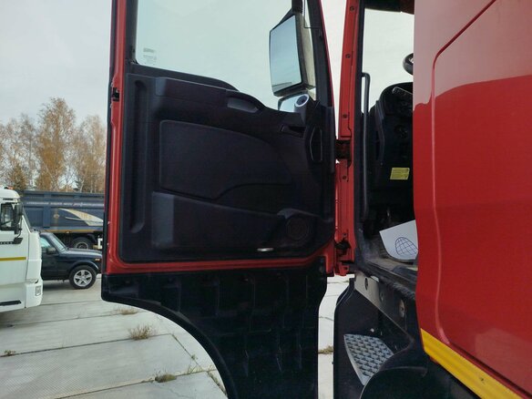 2023 Sinotruk Sitrak C7H, красный, 5110950 рублей - вид 9