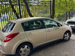 2010 Nissan Tiida I Рестайлинг, бежевый, 499000 рублей, вид 2