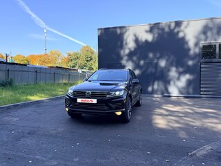 2016 Volkswagen Touareg II Рестайлинг, чёрный, 2620000 рублей, вид 1