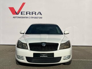 2011 Skoda Octavia II (A5) Рестайлинг, белый, 850000 рублей, вид 2