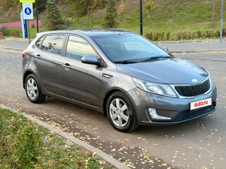 2013 Kia Rio 4-speed III, серый, 840000 рублей, вид 3