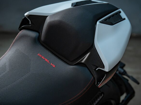 2026 Ducati Diavel V4, белый, 4350000 рублей - вид 8
