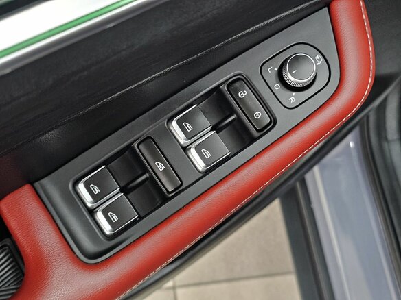 2023 Geely Coolray I Рестайлинг, серый, 2279000 рублей - вид 13