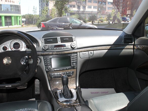 2003 Mercedes-Benz E-Класс AMG 55 AMG III (W211, S211), серебристый, 2100000 рублей - вид 15