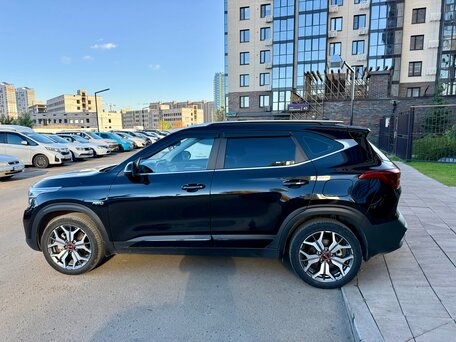 2021 Kia Seltos I, чёрный, 2250000 рублей, вид 5
