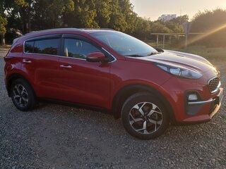 2020 Kia Sportage IV Рестайлинг, красный, 1980000 рублей, вид 3