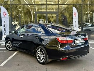 2017 Toyota Camry VII (XV50) Рестайлинг 2, чёрный, 1950000 рублей, вид 4