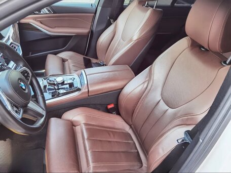 2020 BMW X5 40i IV (G05/G18), белый, 5730000 рублей, вид 5