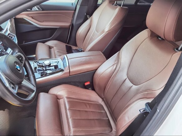 2020 BMW X5 40i IV (G05/G18), белый, 5730000 рублей - вид 4