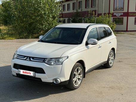 2012 Mitsubishi Outlander III, белый, 1349000 рублей, вид 1