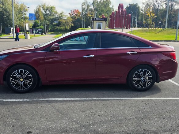 2010 Hyundai Sonata VI (YF), пурпурный - вид 7