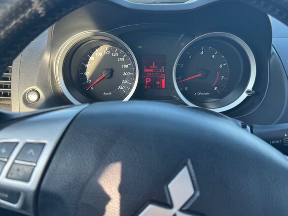 2010 Mitsubishi Lancer X, серый, 640000 рублей - вид 8