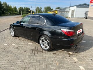 2008 BMW 5 серии 525i V (E60/E61) Рестайлинг, чёрный, 860000 рублей, вид 3