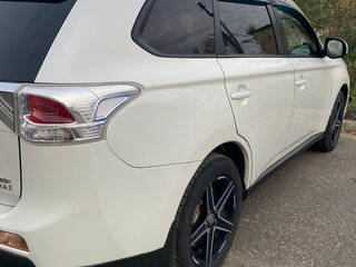 2013 Mitsubishi Outlander III, белый, 1350000 рублей, вид 3